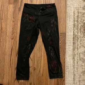 Lululemon leggings black w/ floral pattern